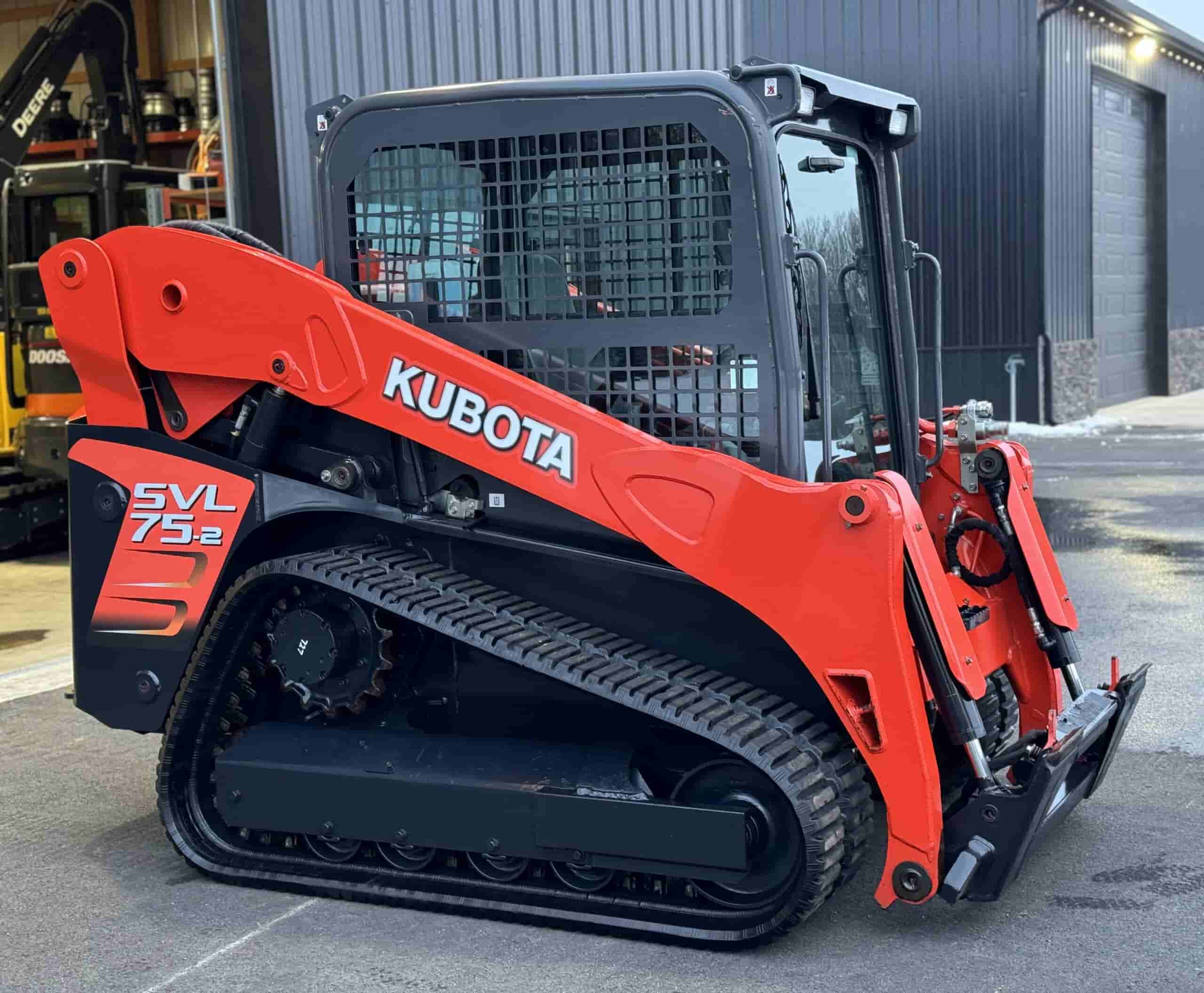 2017 KUBOTA SVL75-2 CLEAN!
